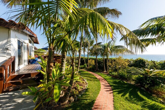 Building Photo - Historic Olde Del Mar Hacienda | Bluff-Fro... Rental