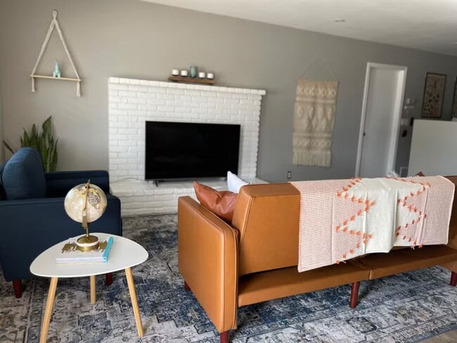 Building Photo - 1600 N Sierra View St Unit 1600 N Sierra View St #A