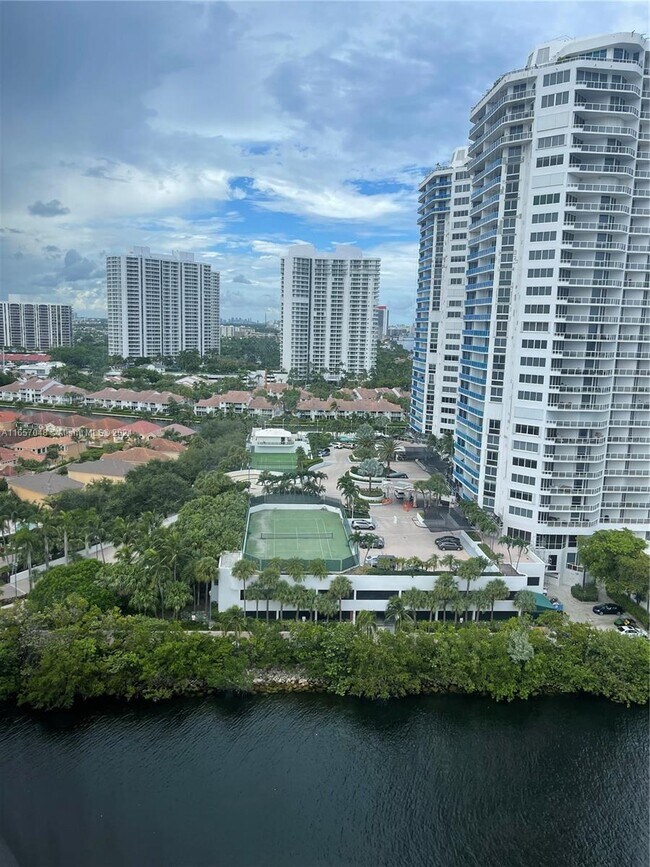 Photo - 20505 E Country Club Dr Unit 1833