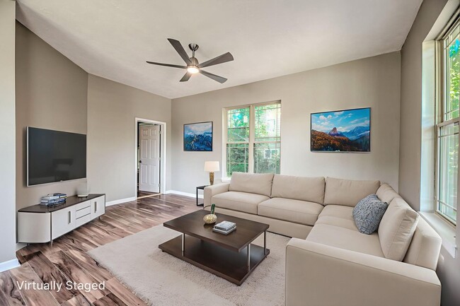 Photo - Knoxville 37914 - CHARMING 2 BEDROOM 1 BATH HOME WITH BONUS LOT! Contact Lisa Vineyard & Shannon ...