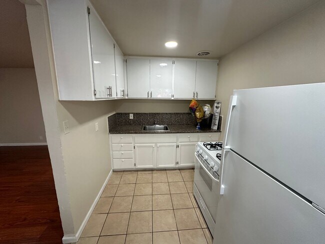 Photo - 317-323 S 26th St Unit 317