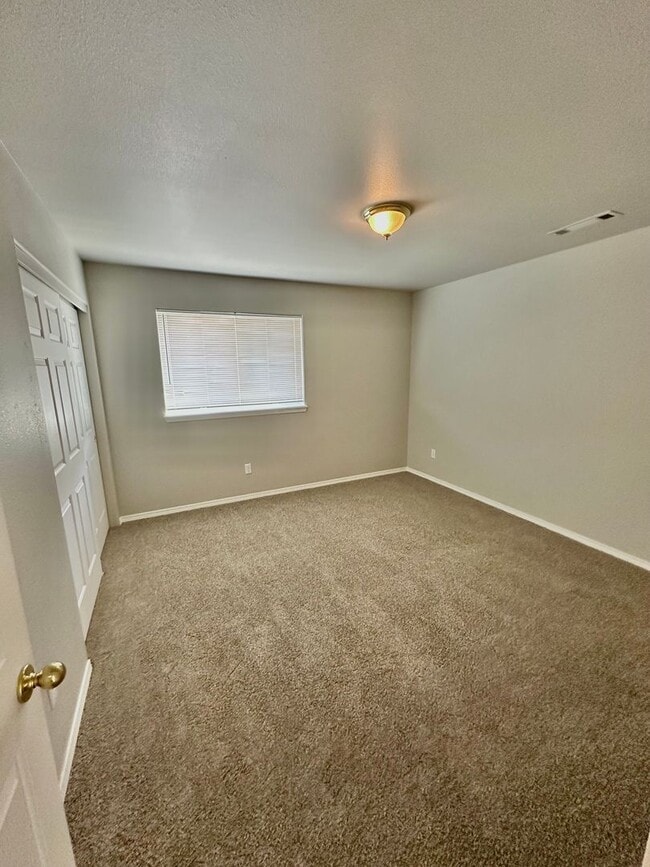 Photo - 2610s-5 Unit 6