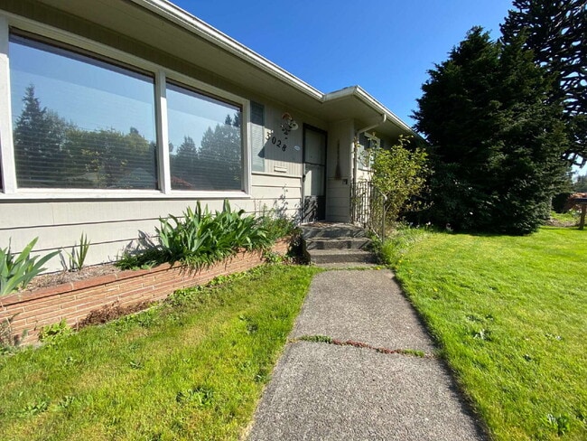 Photo - Massive Fenced Yard, Spacious 3BR Near Hospital, Shopping & Waterfront in Prime Bellingham Location
