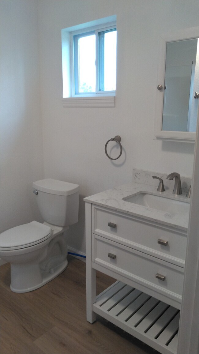 Photo - 1046 Saint Louis St