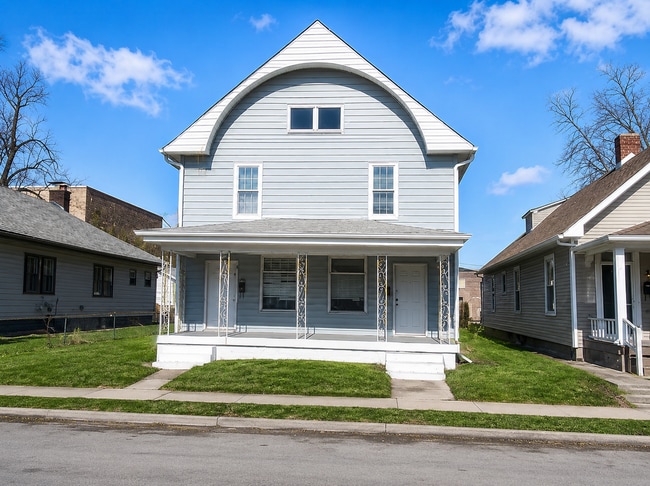 Building Photo - 72 Schiller St