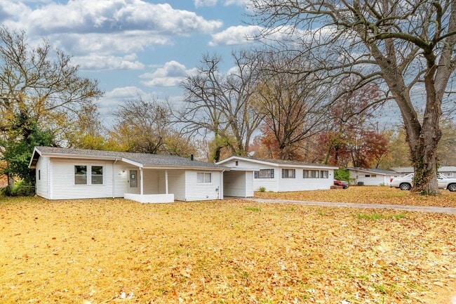 Photo - Charming 3-Bedroom Home in a Convenient St. Louis Location!