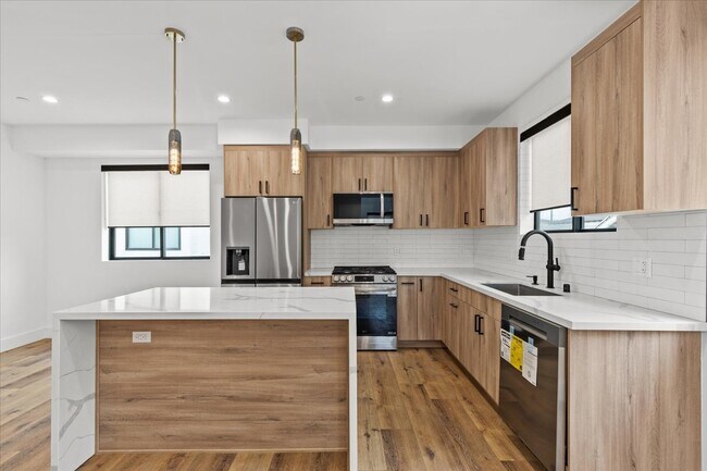 Photo - 3973 S Budlong Ave