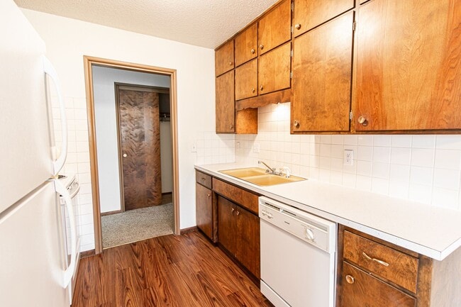 Photo - Bison Arms Apartments