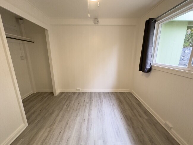 Building Photo - 1301 Kuuna St Rental