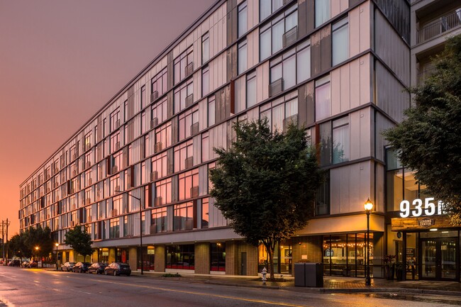 Photo - 935M by ARIUM