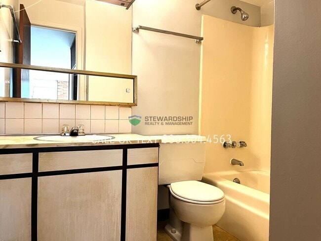 Photo - 2331 E Market St Apartamento Unidad 412