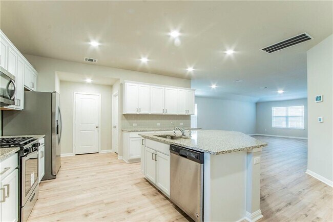 Photo - 172 Arrowhead Vine St