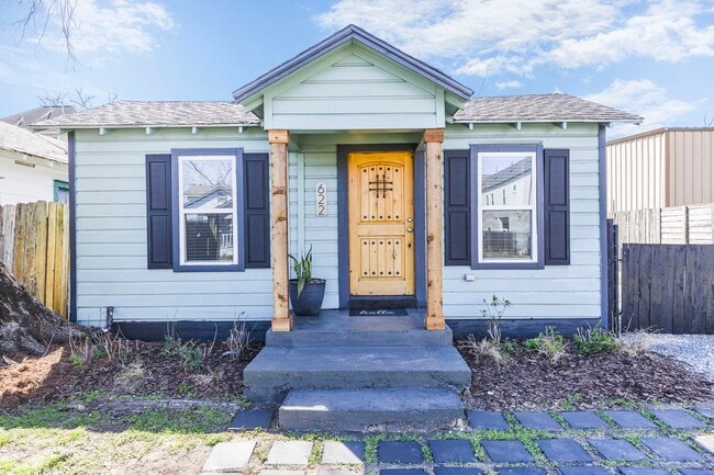 Building Photo - 622 E 27th St Rental