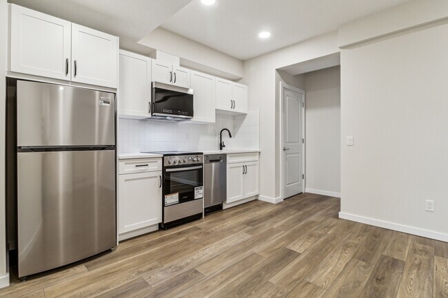 Photo - 20748-20724 24 Ave NW Unit Bsmt