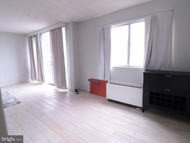 Photo - 2059 Huntington Ave Unidad 702