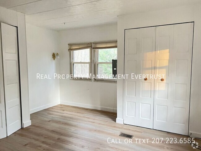 Building Photo - 689 Oak Hill Rd Rental