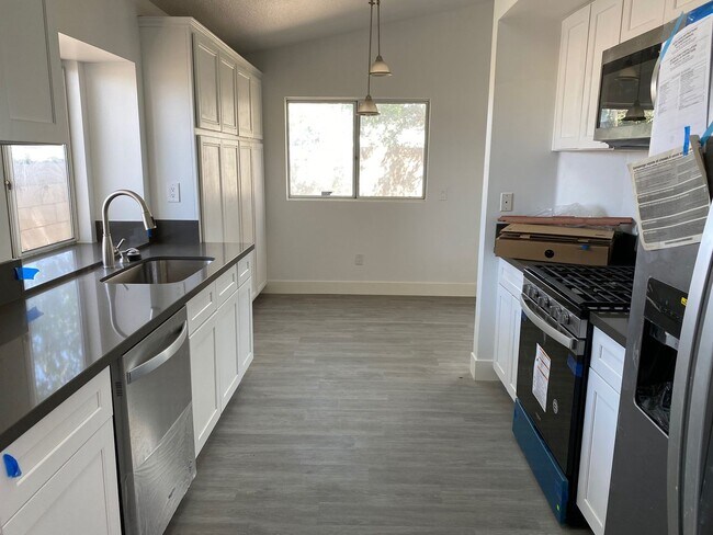 Photo - East Lancaster 4+2