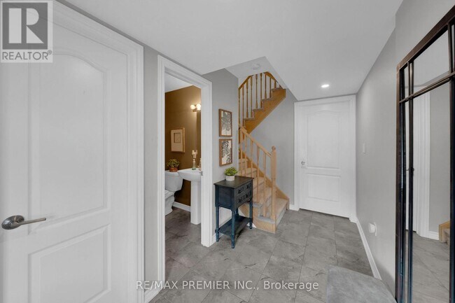 Photo - 48 Andean Ln