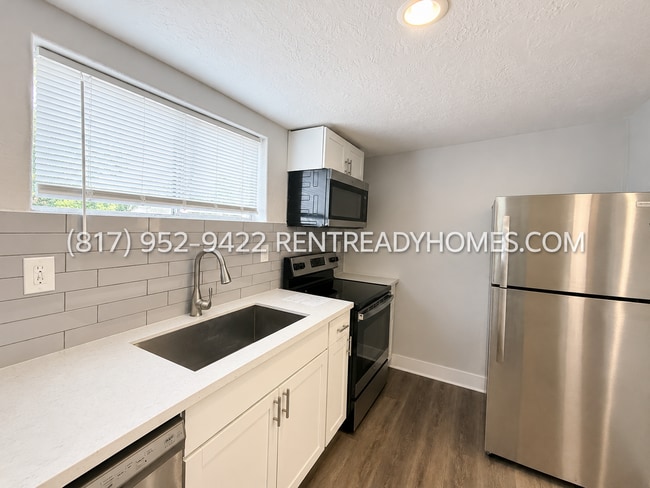 Photo - 102 Anderson St