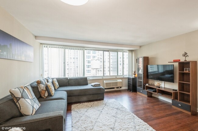 Photo - 211 E Ohio St Unit 1401