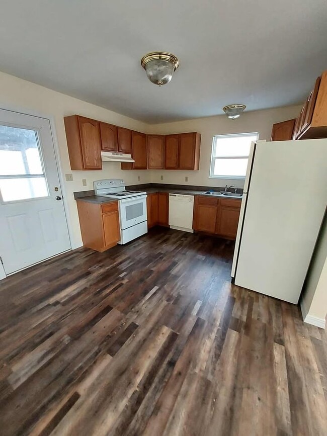 Photo - 550 Front St