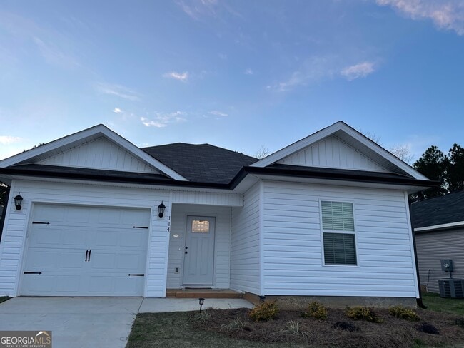 Photo - 114 Jaybee Dr