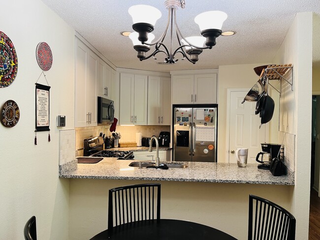 Photo - 497 Sherman Way Unidad Furnished 2BR Condo Near Emory