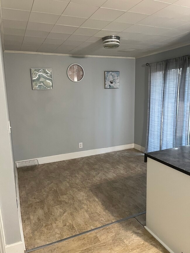 Photo - 824 Shirley Dr