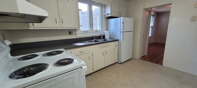 Building Photo - 344 W Main St Unit A