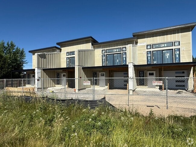 Building Photo - NYB-671 Unit #2 Rental