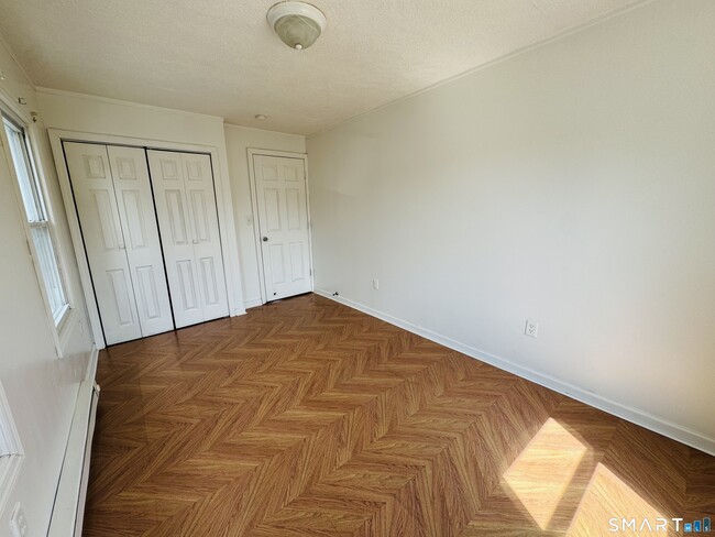 Photo - 260 Bunker Ave Unit 2