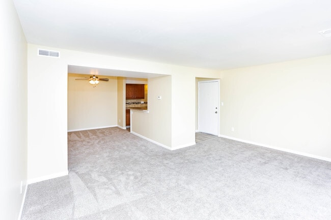 2 BR, 1 BA - Baywood Remodel - 950 SF