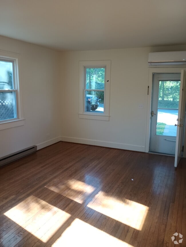 Building Photo - 1540 Broad Ave Unit 1540 A Broad Ave Rental