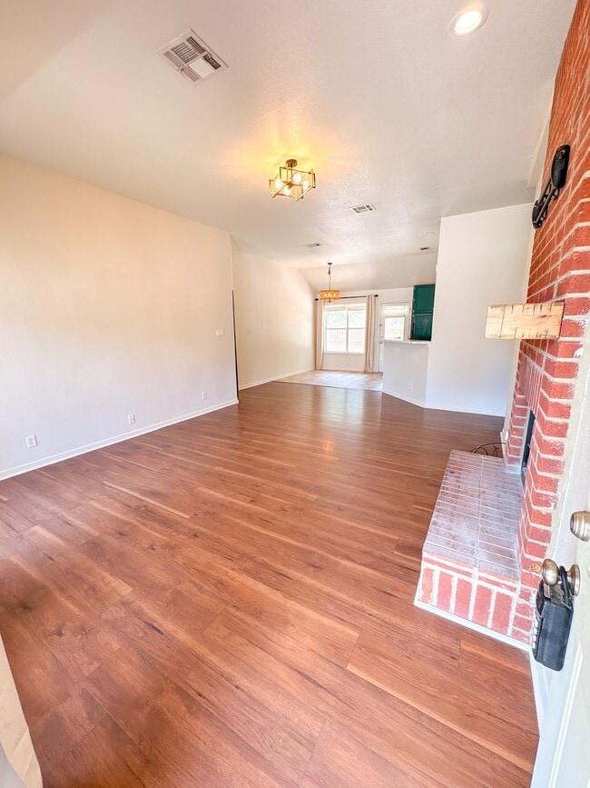 Photo - 6 Bay Ct