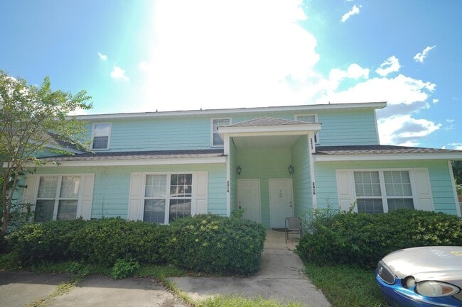2414 Manzanita Ct
