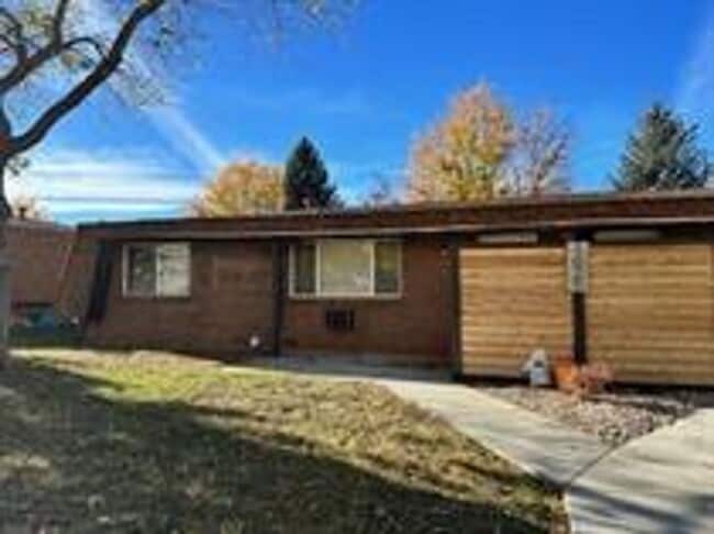 Building Photo - 1625 Palm Dr Unit 2