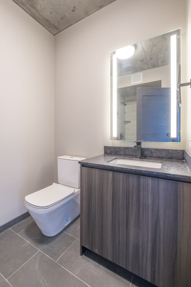 Photo - 30 N Sangamon St