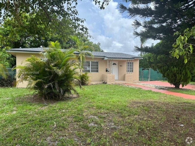 Building Photo - 860 NE 164th St Rental
