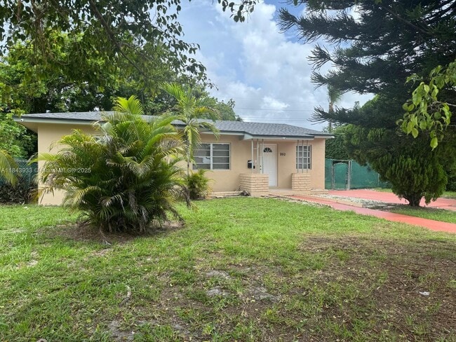 Building Photo - 860 NE 164th St Rental