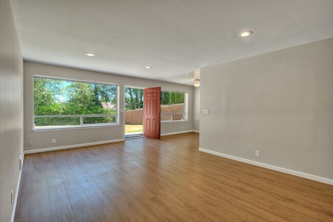 Photo - 15532 27th Ave NE Unit 3