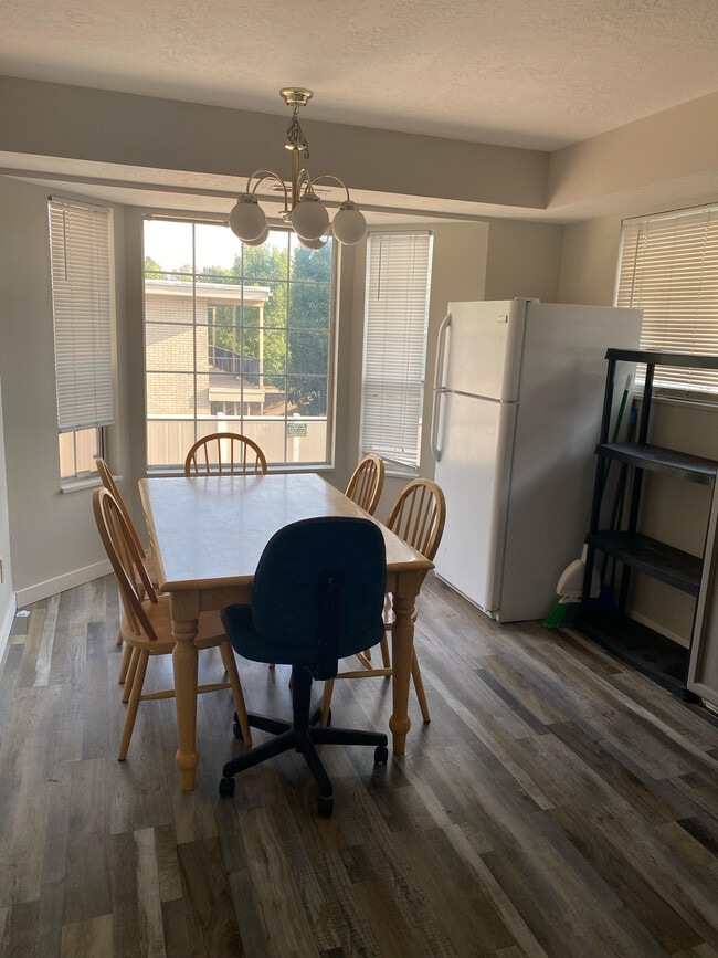 Photo - 240 E 2230 N