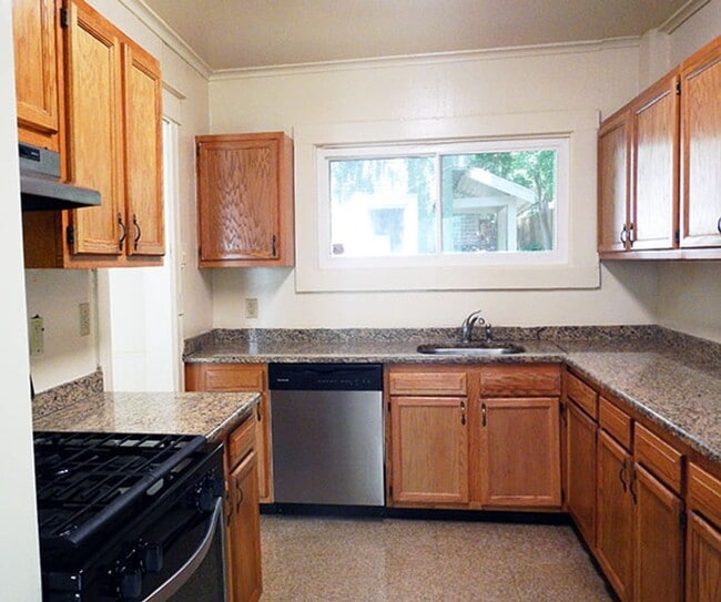 Photo - 909 Lancaster Ave