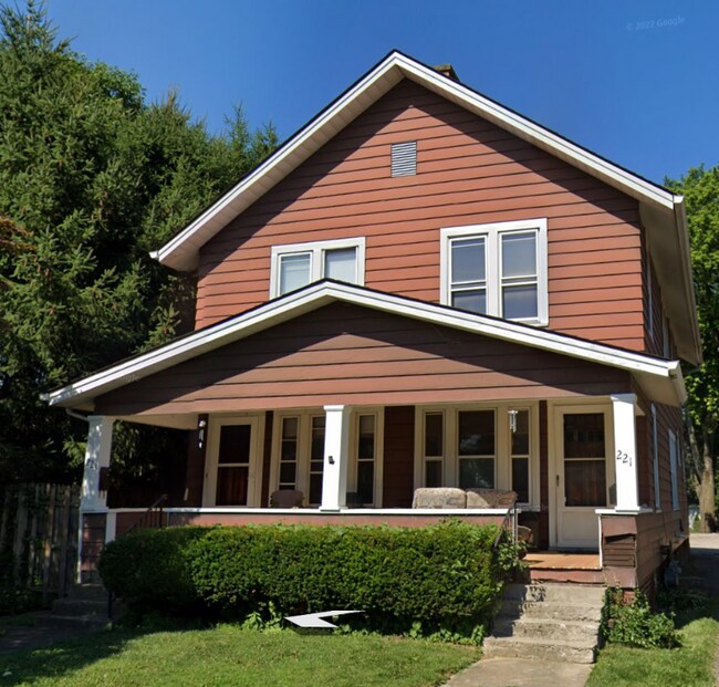 Building Photo - 221-223-223 S State St