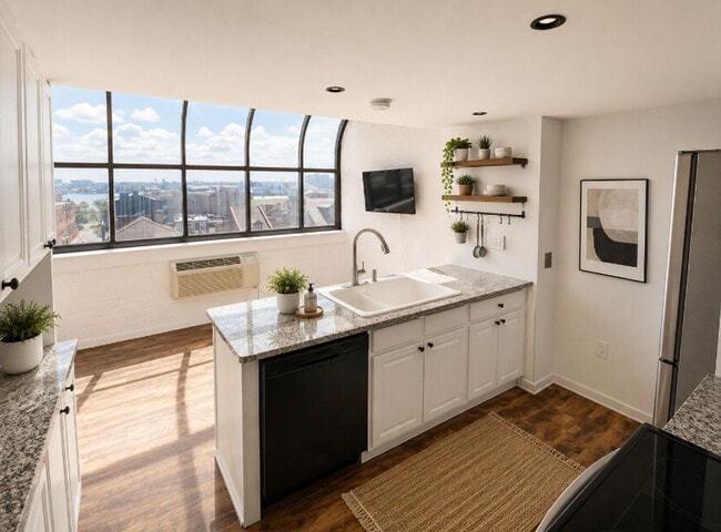 Photo - 200-210 Lombard Street