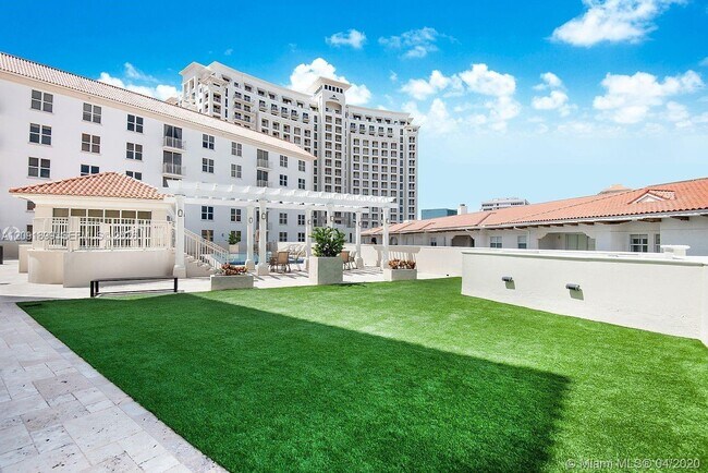 2030 Douglas Rd Unit 712
