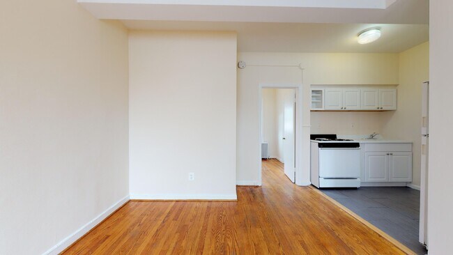 Photo - 109 C St SE Unit 109 C Street SE,  3
