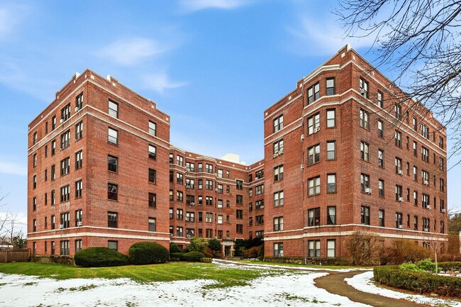 Photo - 11 Alden Rd Unit 1M