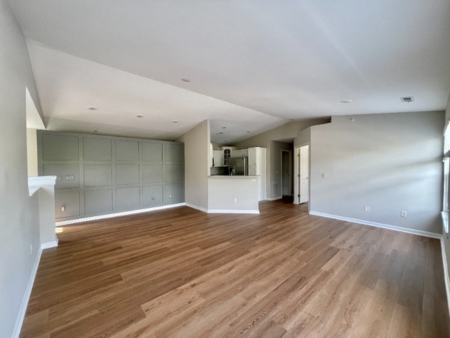 Photo - 301 Skyview Ct