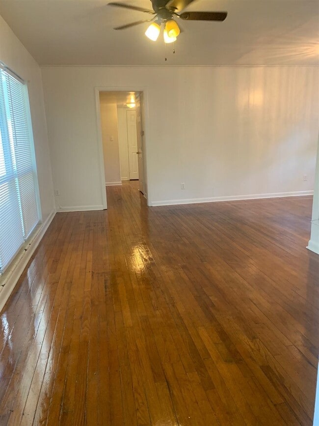 Photo - 712 Coble Dr