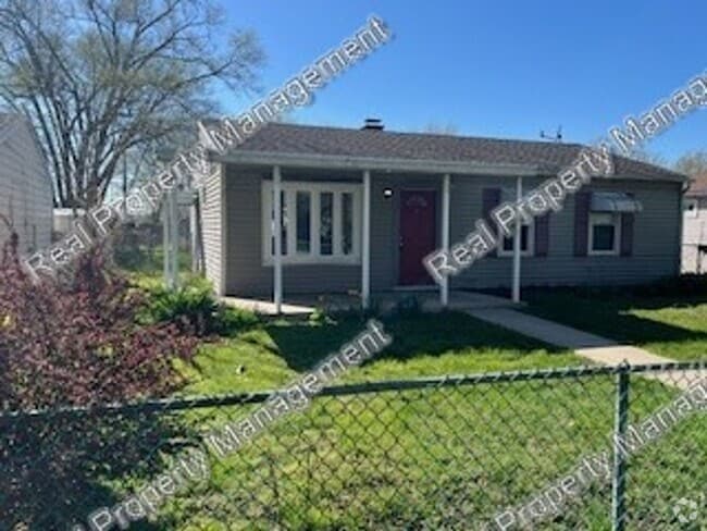 Building Photo - Three bedroom ranch in Hessville Rental